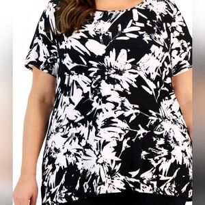 2X Woman's Short Sleeve round neck Alfani Animal print stripe Sleeve Casual Tee